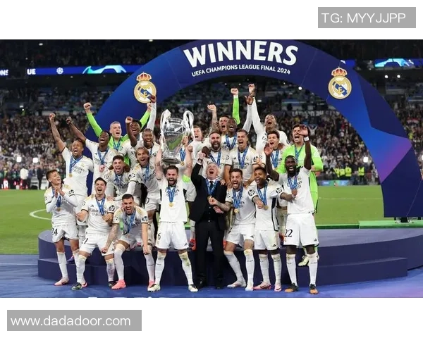 四名足球明星的传奇故事与他们对足球的热爱与奉献